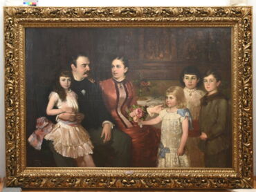 Das Ölgmälde zeigt Richard Zschille (links sitzend) mit seiner Frau Ida Hartmann und den Kindern Madeleine, Emmy, Carola und Eugen Richard.